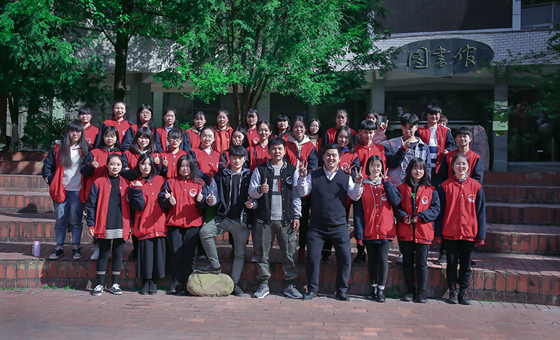 2018年贵阳艺考画室毕业照